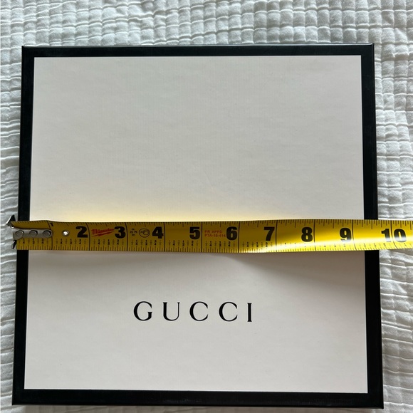 Square Gucci empty box with tissue - Picture 3 of 5